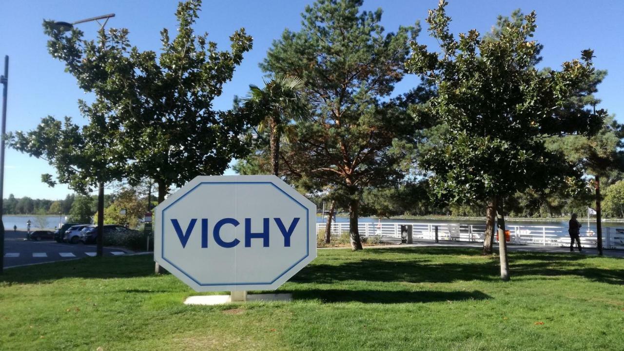Suite hauteurs de Vichy Creuzier-le-Vieux Exterior foto